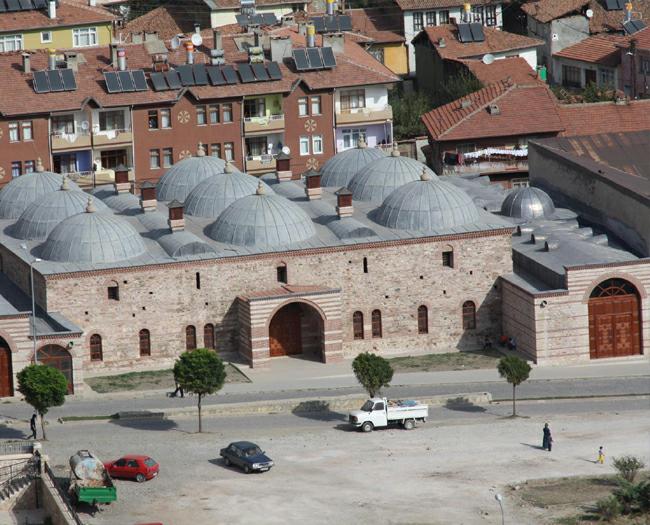 Evliya Çelebi’nin “Sultan Çarşısı kadar güzel” dediği Arastalı Bedesten