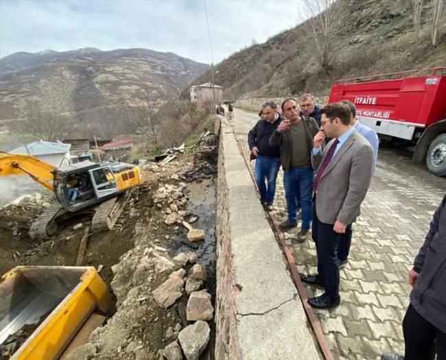 Almus’ta evsiz kalan aileye destek gecikmedi