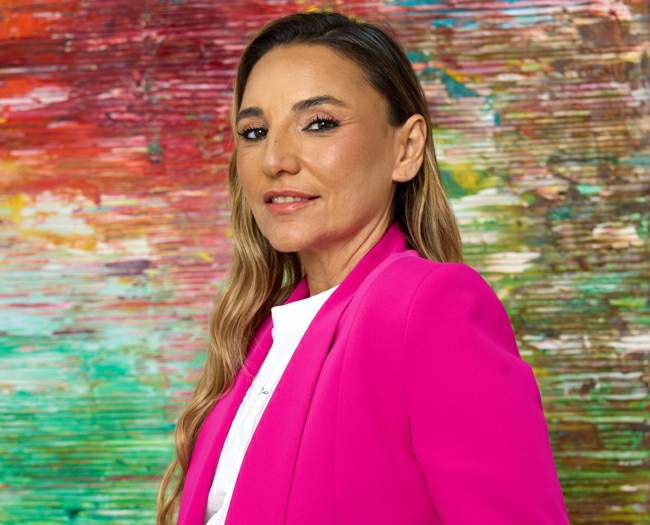 Burcu Ünlü, “Yansımalar” adlı sergisiyle, Hüsrev Kethüda Hamamı’nda