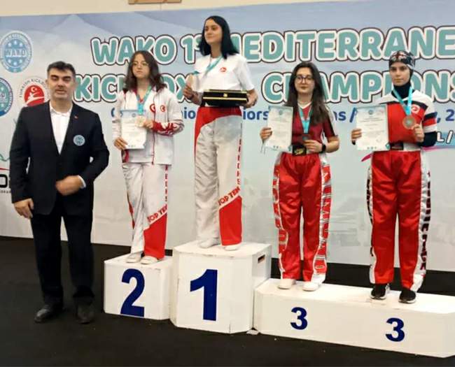 Akdeniz Kick Boks Şampiyonası’nda Tokatlı 2 sporcudan madalya