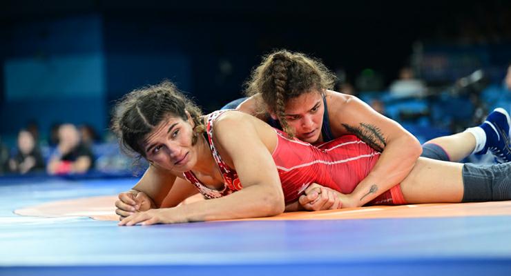 Milli güreşçimiz Nesrin Baş, ABD’li Miracle’ye 12-2 yenildi