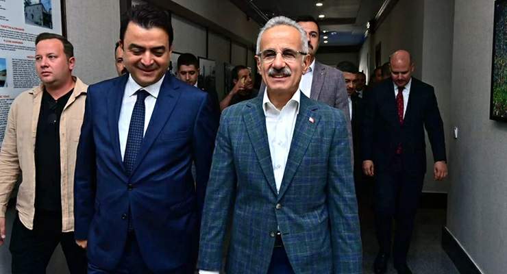 Bakan Uraloğlu, Tokat-Niksar yolu için tarih verdi