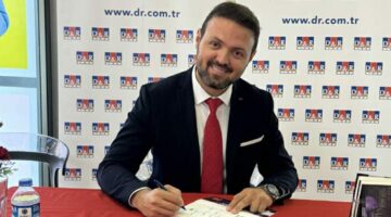 Hakan Erdem, İmza Günü’nde okurlarıyla buluştu