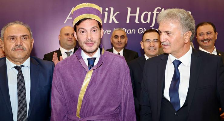 Başkan Mehmet Kemal Yazıcıoğlu kaftan giydi