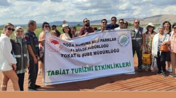 Öncü gelen rehberler “Kaz Gölü”ne hayran kaldılar