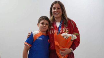 Milli güreşçi Adar, Şampiyonluk hikayesini anlattı