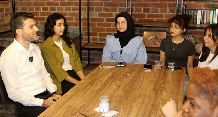Erbaa’da “Yabancı Dil Akademi Kafe”de İngilizce öğreniyorlar
