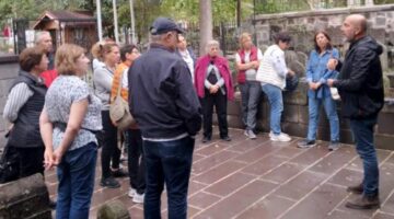 Yerli turist kafilesi Niksar’a hayran kaldı