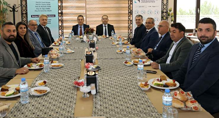 Rektör Yılmaz, Dünyanın en etkili bilim insanlarıyla biraraya geldi