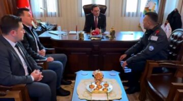 Başkan Yazıcıoğlu, Güvenlik görevlisi Mehmet Kaymak’ı ödüllendirdi