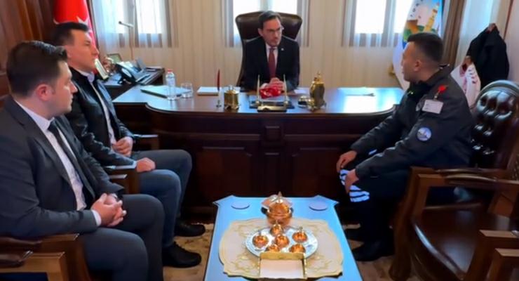 Başkan Yazıcıoğlu, Güvenlik görevlisi Mehmet Kaymak’ı ödüllendirdi
