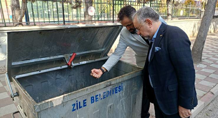 Başkan Sargın, Çöp konteynerlerinin dezenfekte işlemini inceledi