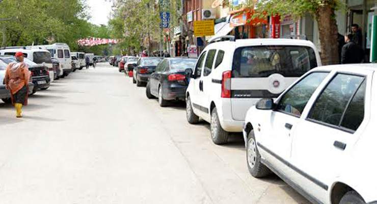 Erbaa’da sürücülerde, İşletmecilerde “Otopark” sorunundan şikayetçi