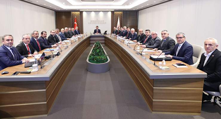 Ankara’da Bakan Murat Kurum’a Tokat çıkartması