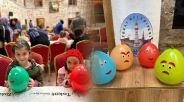 Minikler “Balondan Hacı Yatmaz”la gönlünce eğlendi