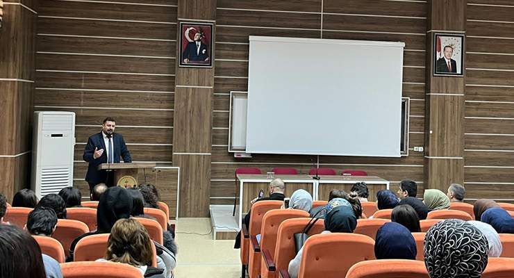 TOGÜ’de “Türk Dünyasında Ortak Alfabe Çalışmaları” konferansı yapıldı