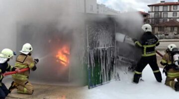 Zile Belediyesi’nden, Backdraft eğitimiyle yangınla mücadele tatbikatı