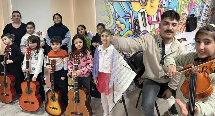 Tokat Belediyesi’nden minik müzisyenlere “Keman ve Gitar” Eğitimi