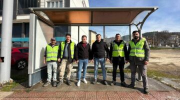 Niksar Belediyesi, “Duraklarımızı foşur foşur yıkadık☺️”