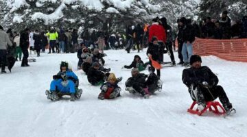 Niksar Çamiçi Yaylası’nda vatandaşlar karın keyfini çıkarttı