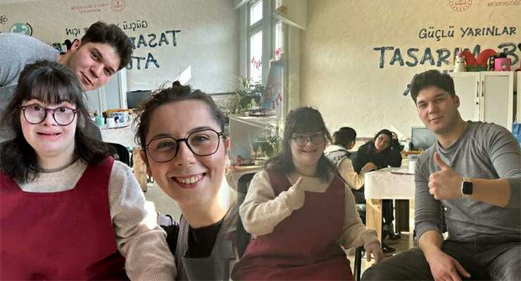 TOGÜ’lü üniversitelilerden özel öğrencilere anlamlı ziyaret