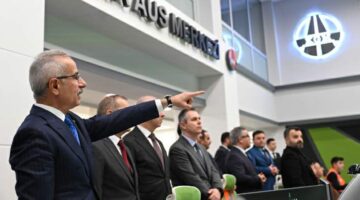 Bakan Uraloğlu, “Bayram trafiği AUS’tan takip edilecek”