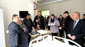 Rektör Prof. Dr. Fatih Yılmaz’dan hastalara anlamlı ziyaret