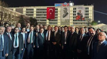 Başkan Kurtgöz, İstanbul’daki grup toplantısına ve Saraçhane Mitingi’ne katıldı
