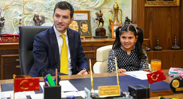 Minik Elif Naz’dan Erbaa Belediyesi’ne ziyaret
