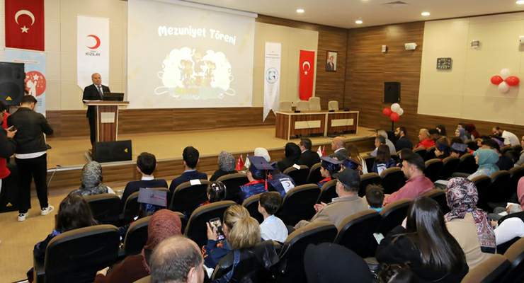 Çocuk Üniversitesi’nde mezuniyet coşkusu