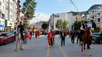 Tokat’ta mehterli yürüyüş eşliğinde “3 Mayıs Türkçülük” günü kutlandı