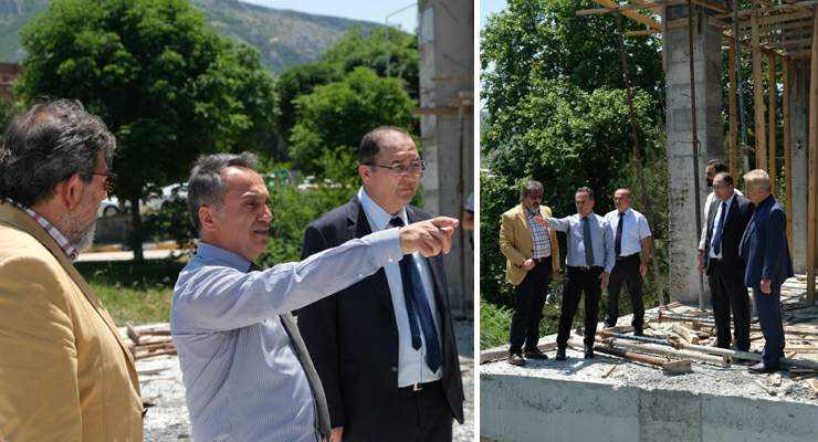 Rektör Yılmaz, “Muhammed Emin Saraç Camii” inşaatında incelemelerde bulundu