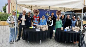 Tokat Belediyesi 12 noktada aşure ikramı yaptı