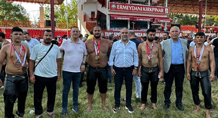Zileli pehlivanlar Kırkpınar’da tarih yazdı