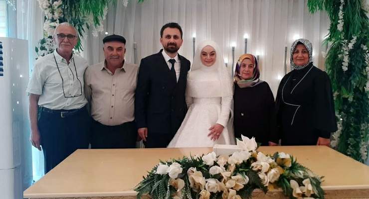 Demirel ve Kapucu Aileleri’nin mutlu günü, Murat ile Beyzanur hayatlarını birleştirdi