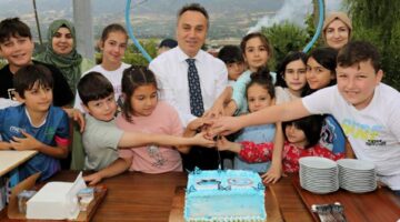 Rektör Yılmaz’dan, “Yaz Kampı” öğrencilerine ziyaret