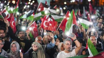 İstanbul’da “Gazze’ye Umut Işığı Ol” yürüyüşü, Binlerce kişi Ayasofya Camii’ne yürüdü
