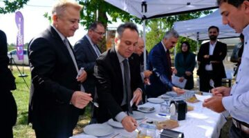 Bilim ve emek buluştu, TOGÜ’de bal hasadı, Geleceğe umut oldu