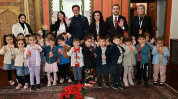 Başkan Yazıcıoğlu, TOKKREŞ’in minik öğrencilerini makamında ağırladı