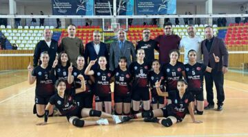 Niksar’ın “Yıldız Kızlar Voleybol Takımı” İl birinciliğini aldı
