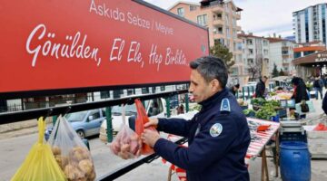 Tokat Belediyesi Pazar yerlerinde “Askıda Sebze ve Meyve” uygulaması başlattı