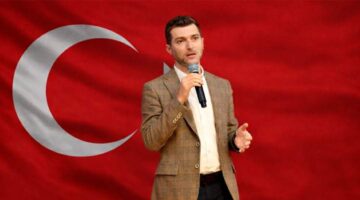 Başkan Ertuğrul Karagöl, Ev ve iş yerlerine bayrak asın çağrısı yaptı