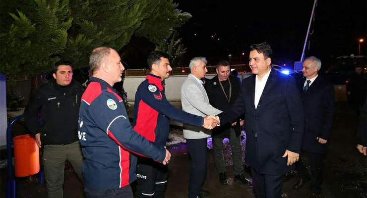 Vali Köklü’den görev başındaki memurlara “Yeni Yıl” ziyaretleri