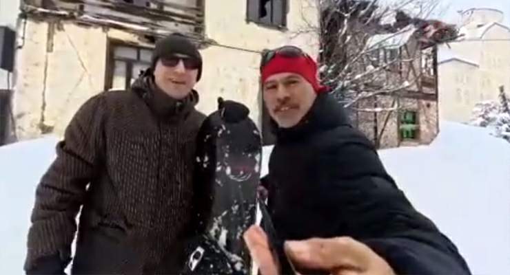 Başçiftlik sokaklarını snowboard pistine döndürdü