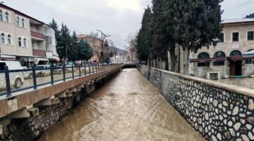 Tokat’ta sağanak yağış sonrası “Behzat Deresi” yükseldi