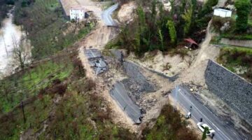 Akkuş-Niksar karayolunda heyelan meydana geldi