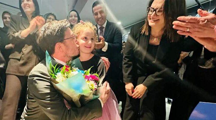 Başkan’a çiçek takdiminin ardından duygulandıran bir öykü çıktı