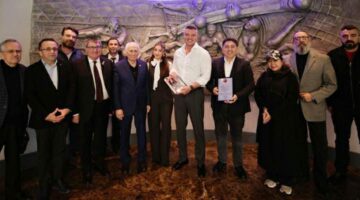 Saran’a “Türk Dünyası Hizmet Ödülü” takdim edildi