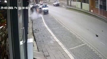 Tokat’ta otomobil markete girdi: 2 yaralı