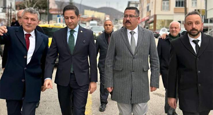 Almus’ta Yücel Bulut ve MHP Heyeti sahaya indi